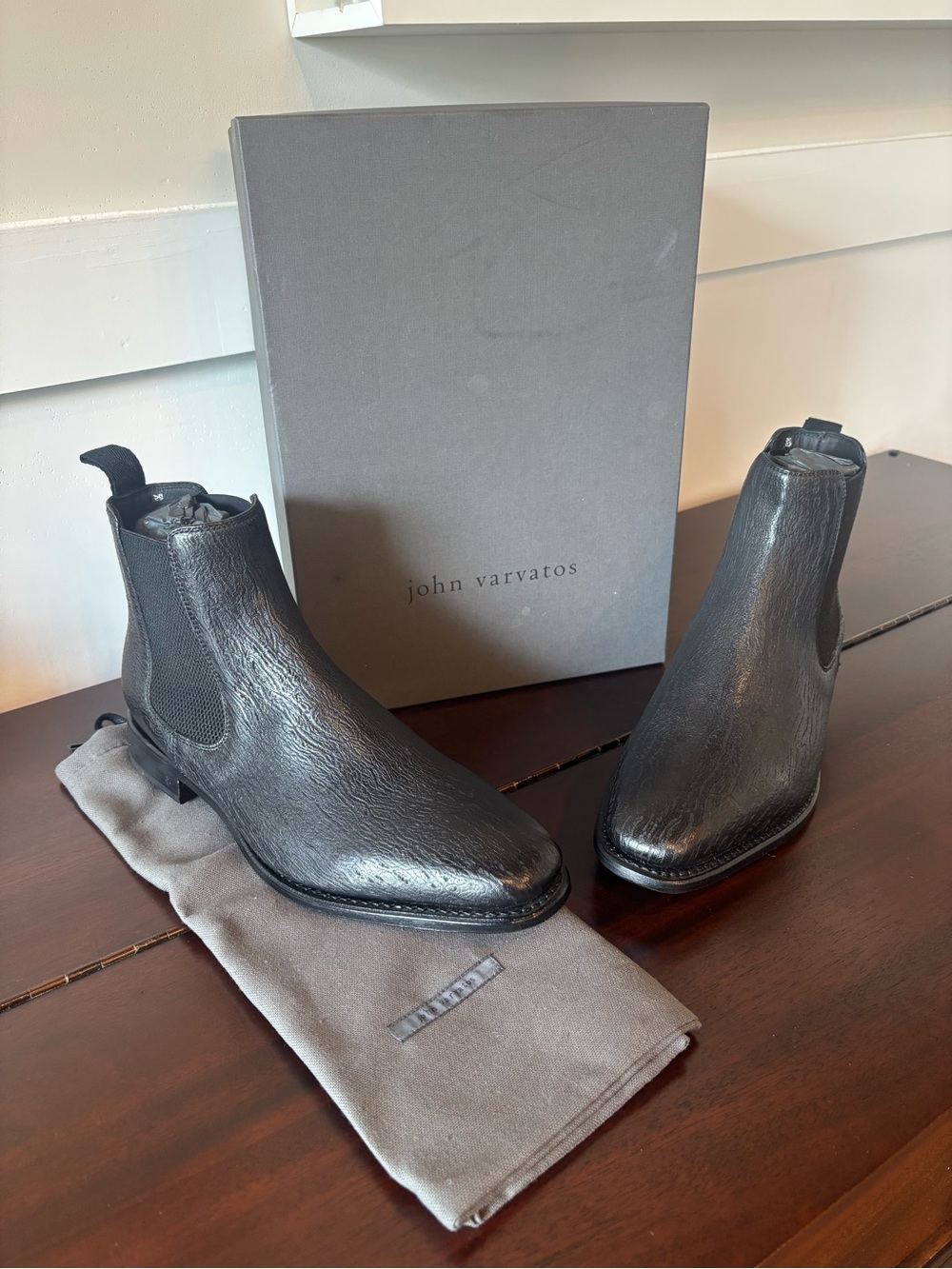 John Varvatos Black Leather Chukka Chelsea Boots
